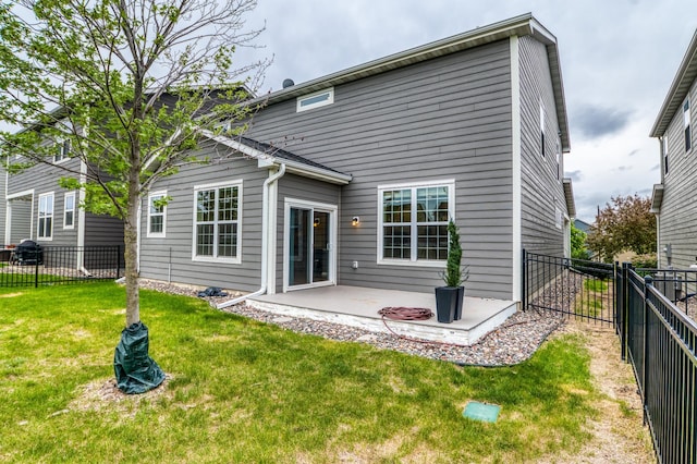 15637 Eddy Creek Way, Apple Valley, MN 55124 - back of property with a patio