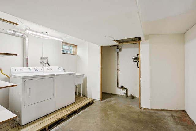 5620 Stevens Ave, Minneapolis, MN 55419 - laundry room featuring washing machine and dryer