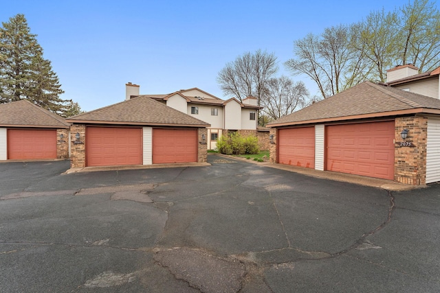 2071 Parkside Dr Unit 30, Saint Paul, MN 55119 - view of garage
