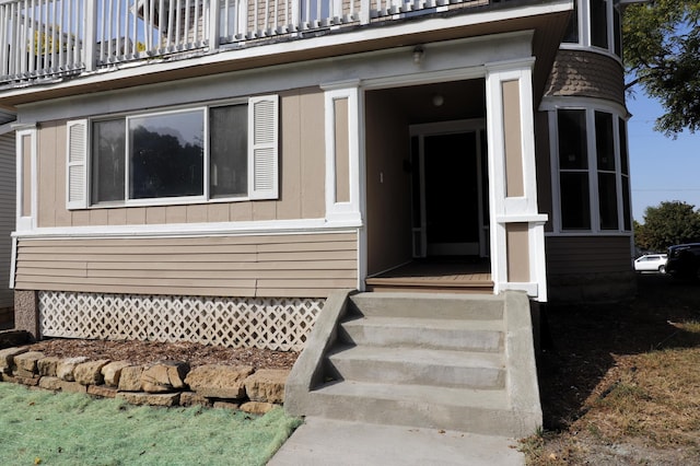 238 Lincoln St, Mankato, MN 56001 - doorway to property featuring a balcony