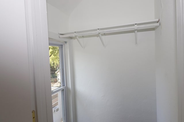 238 Lincoln St, Mankato, MN 56001 - view of walk in closet