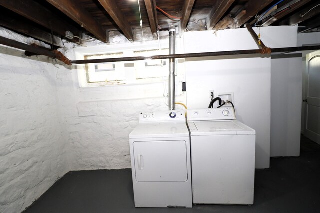 238 Lincoln St, Mankato, MN 56001 - clothes washing area with laundry area and washing machine and dryer