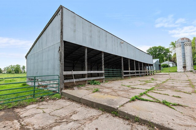 52905 Deerwood Ave, Rush City, MN 55069 - view of outbuilding with an exterior structure