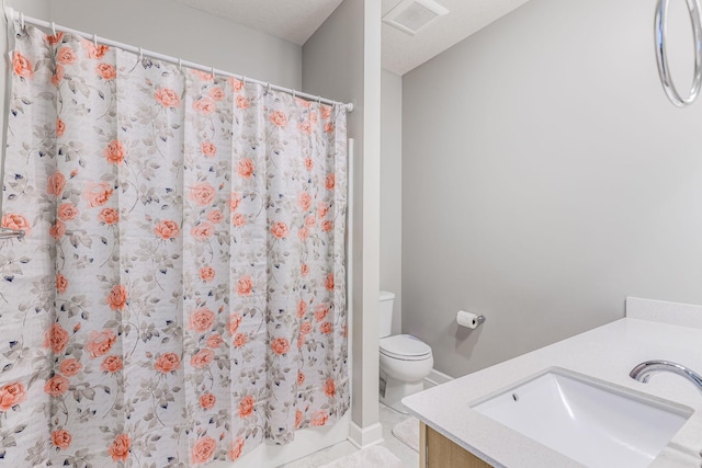 full bath with vanity, visible vents, toilet, a shower with shower curtain, and tile patterned floors