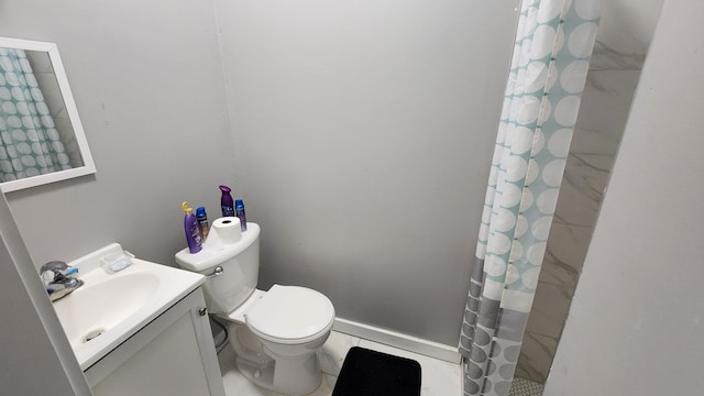 1110 Oakland Ave, Austin, MN 55912 - bathroom with a shower with shower curtain, toilet, and vanity