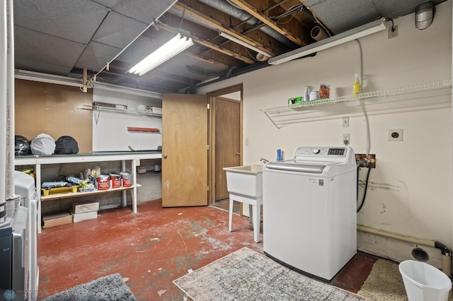 laundry area featuring washer / clothes dryer
