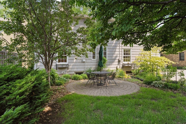 1870 Eleanor Ave, Saint Paul, MN 55116 - view of yard featuring a patio