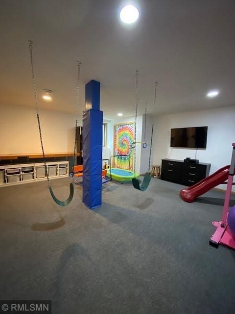 playroom featuring carpet flooring and recessed lighting