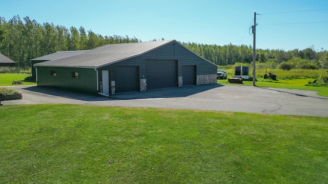 view of detached garage