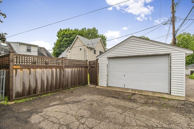1677 Niles Ave, Saint Paul, MN 55116 - view of detached garage