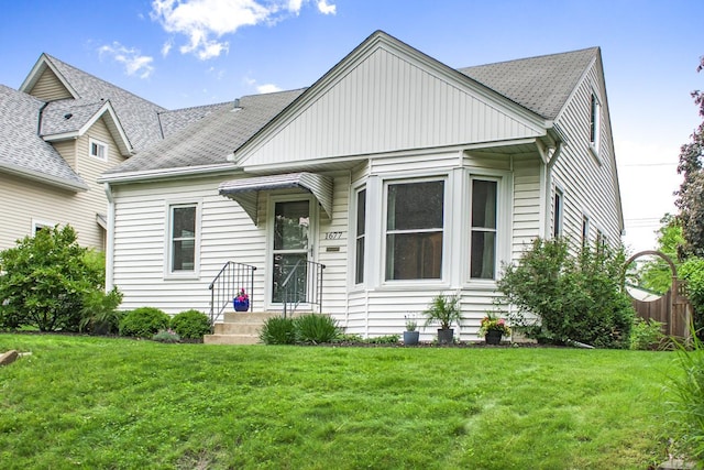 1677 Niles Ave, Saint Paul, MN 55116 - bungalow-style house with a shingled roof