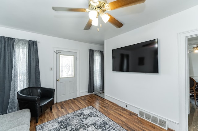 15 2nd St SE, Dodge Center, MN 55927 - foyer with a ceiling fan, visible vents, and wood finished floors