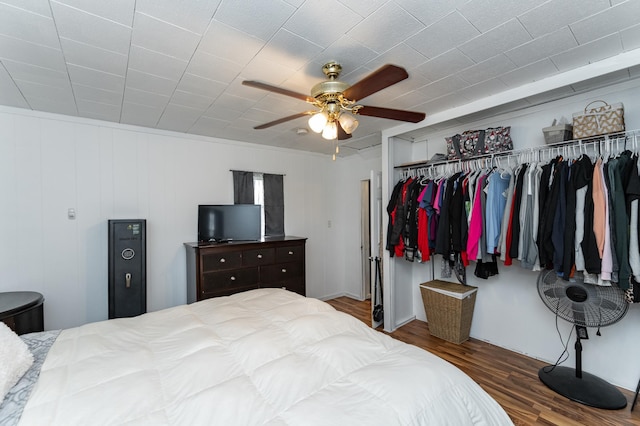 15 2nd St SE, Dodge Center, MN 55927 - bedroom with a closet, ceiling fan, and wood finished floors