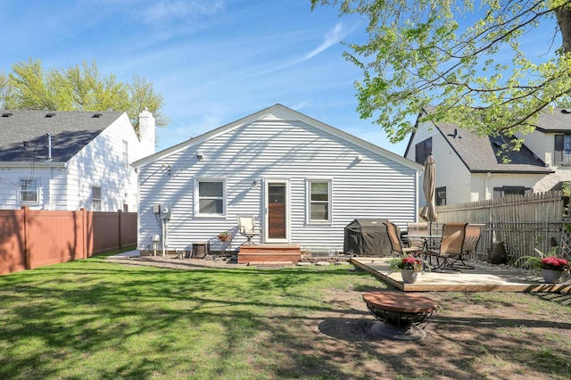 2102 Pinehurst Ave, Saint Paul, MN 55116 - back of house with central air condition unit