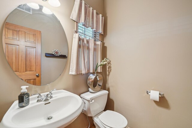 2374 Thrush St, Shakopee, MN 55379 - bathroom featuring a sink and toilet