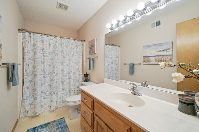2374 Thrush St, Shakopee, MN 55379 - full bath featuring toilet, tile patterned floors, vanity, and a shower with curtain
