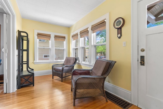 1520 Randolph Ave, Saint Paul, MN 55105 - living area featuring wood finished floors and baseboards
