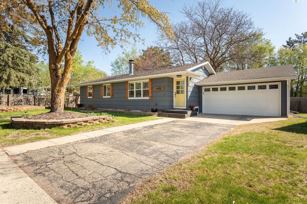 1916 Fairway Ln NE, Alexandria, MN 56308 - photo 1