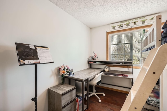 2492 Yellowstone Dr Unit 82, Hastings, MN 55033 - office space with a textured ceiling and wood finished floors