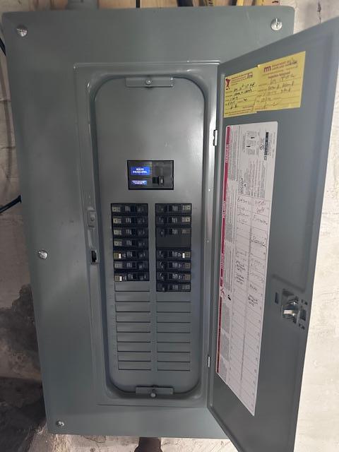 609 13th St NE, Austin, MN 55912 - utilities featuring electric panel
