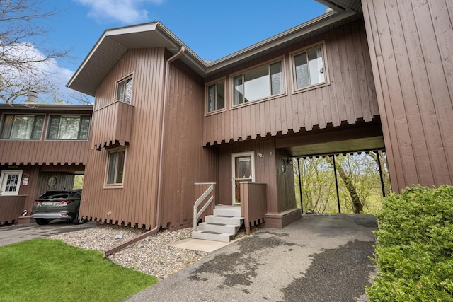 view of front of property
