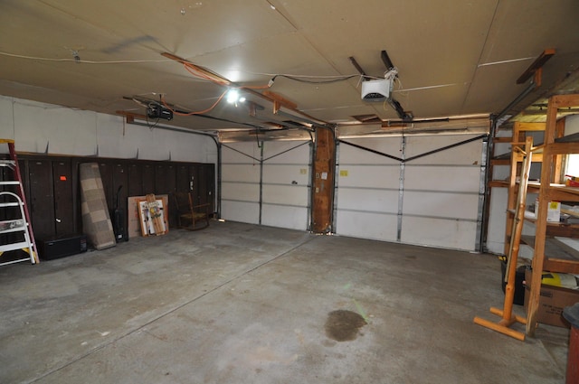 811 Pleasant Ave S, Park Rapids, MN 56470 - garage featuring a garage door opener
