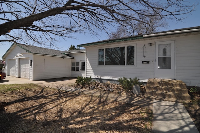 811 Pleasant Ave S, Park Rapids, MN 56470 - ranch-style house featuring concrete driveway