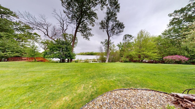 2704 Campus Ln, Albert Lea, MN 56007 - view of grassy yard featuring a water view