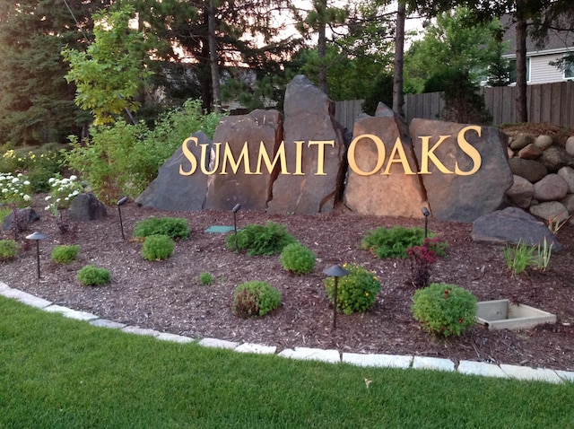 1237 Summit Oaks Dr, Burnsville, MN 55337 - view of community / neighborhood sign
