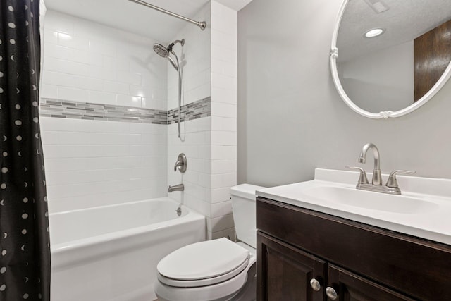 7900 Idaho Cir N, Brooklyn Park, MN 55445 - full bath featuring shower / tub combo with curtain, vanity, and toilet