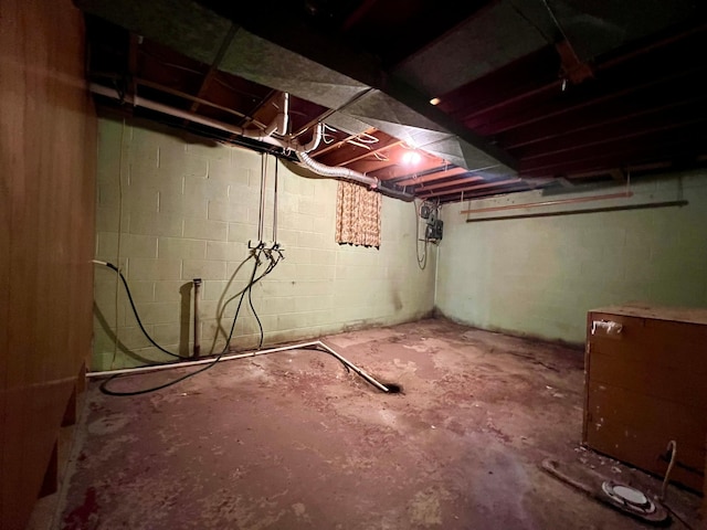 view of unfinished basement