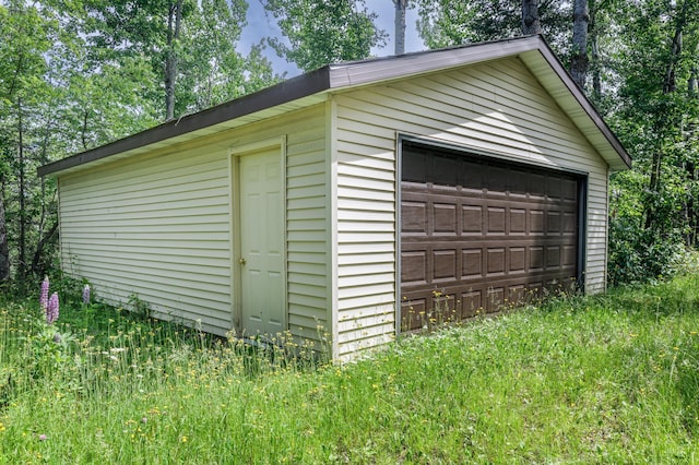 view of detached garage