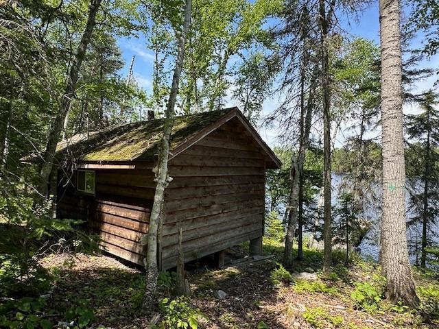view of outdoor structure with an outbuilding