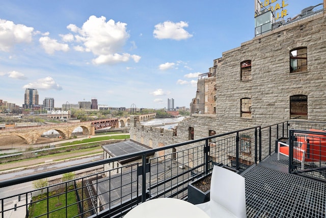700 2nd St Unit W31, Minneapolis, MN 55401 - balcony featuring a water view and a view of city