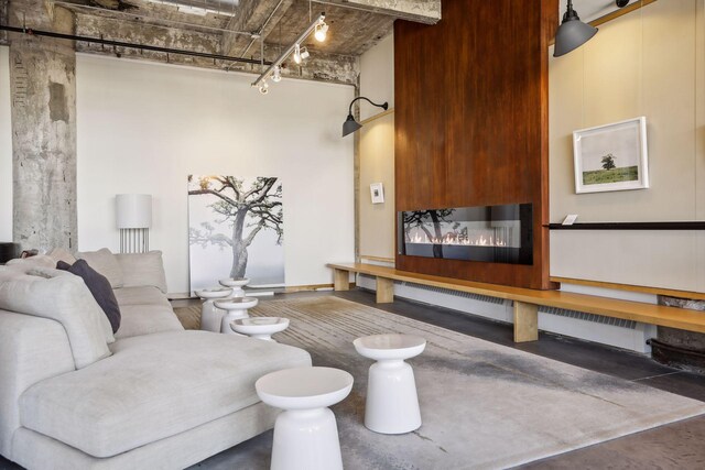700 2nd St Unit W31, Minneapolis, MN 55401 - living room featuring rail lighting