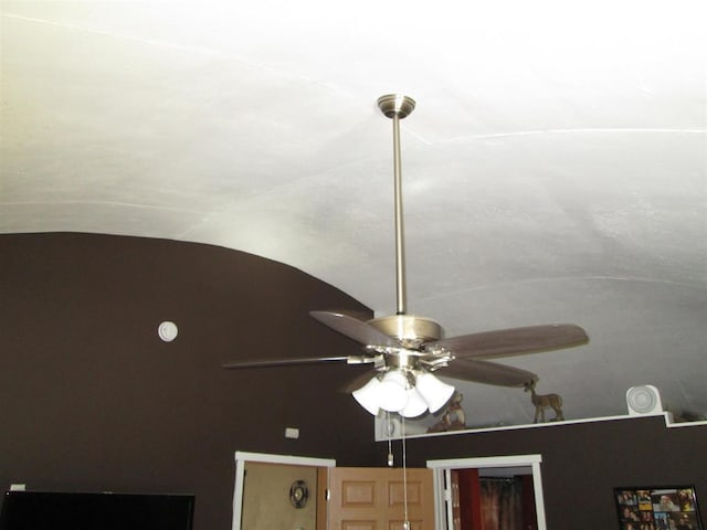 details featuring a ceiling fan