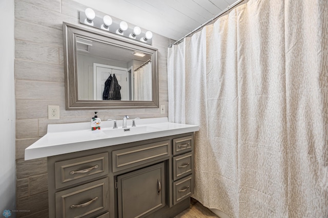 full bath with vanity