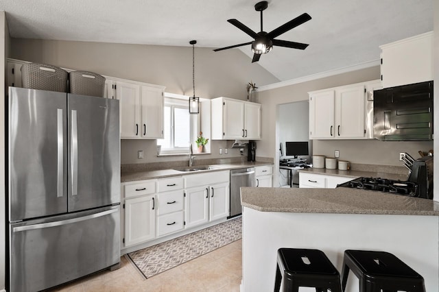 14380 Geneva Ave N, Hugo, MN 55038 - kitchen featuring black appliances, a sink, lofted ceiling, a peninsula, and ceiling fan