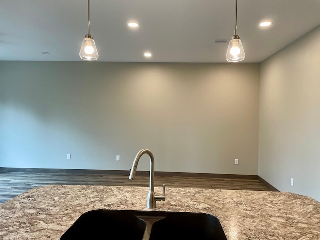 kitchen with recessed lighting, visible vents, pendant lighting, and dark wood-style floors