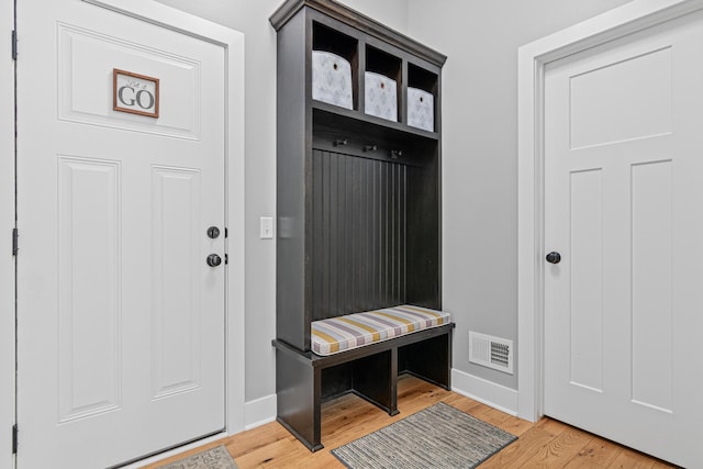 4152 Hummingbird Ct N, Lake Elmo, MN 55042 - mudroom with light wood-type flooring and baseboards