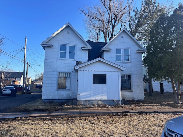 view of front of property