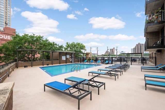 401 1st St Unit 1321, Minneapolis, MN 55401 - community pool with a patio area