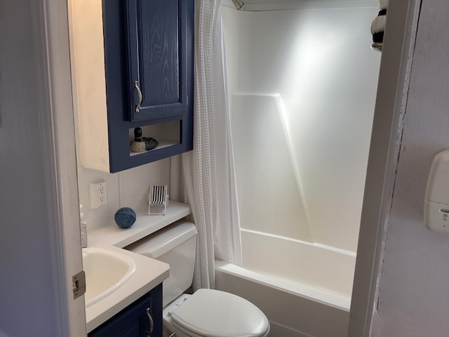 full bathroom featuring vanity, toilet, and shower / bath combo with shower curtain
