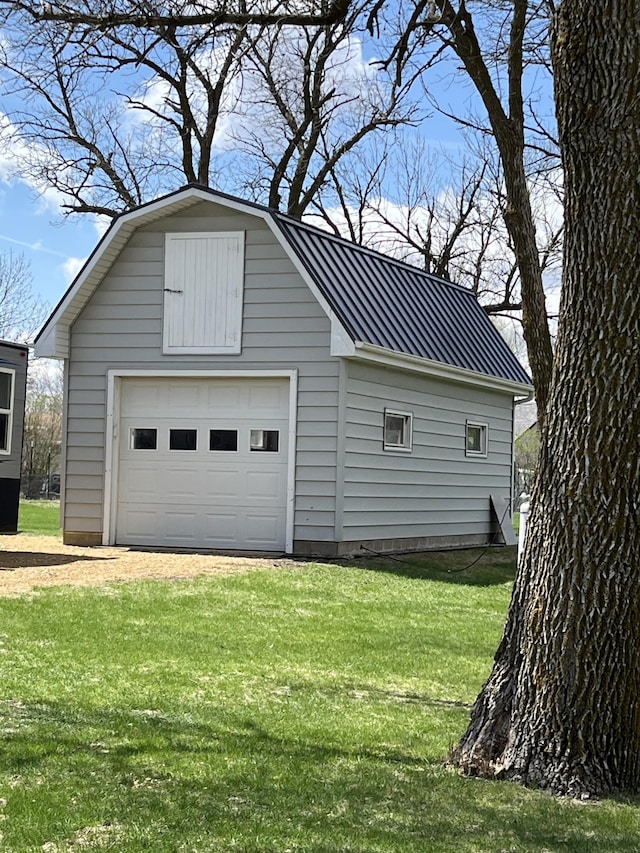 2250 18th Ave, Windom, MN 56101 - detached garage with driveway