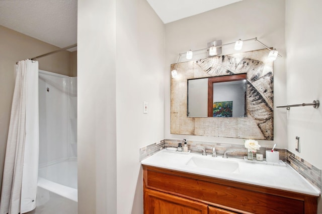 3664 Abbey Way Unit C, Eagan, MN 55123 - full bath featuring vanity and shower / bath combo with shower curtain