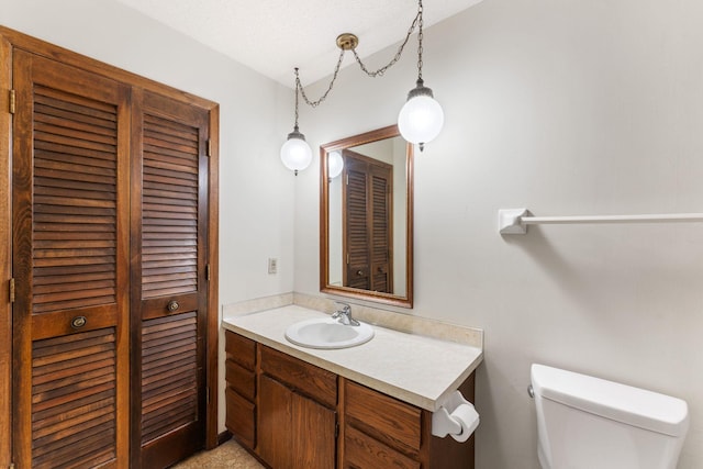 1635 140th St, Burnsville, MN 55337 - half bath with toilet, vanity, and a closet
