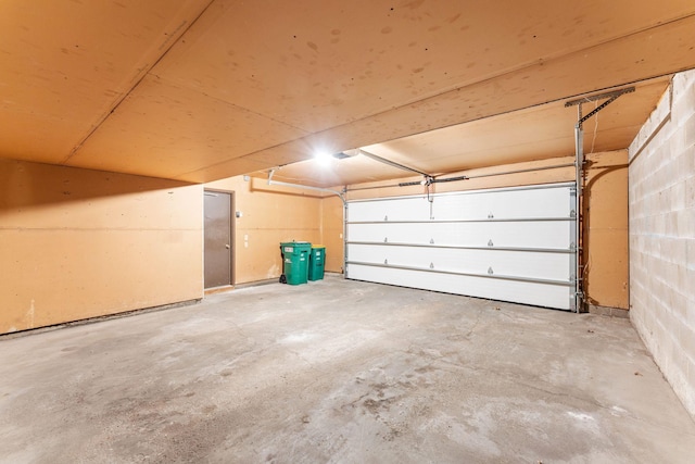 1635 140th St, Burnsville, MN 55337 - view of garage