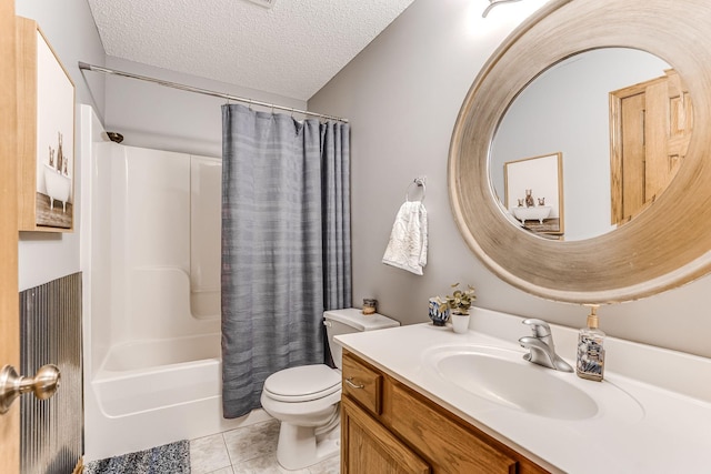 1103 Park Ln SE, New Prague, MN 56071 - bathroom with tile patterned flooring, toilet, vanity, a textured ceiling, and shower / tub combo with curtain