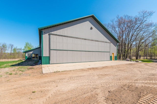 view of detached garage