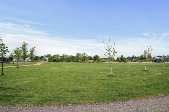 7327 Kalland Cir NE Unit 28, Otsego, MN 55301 - surrounding community with a yard